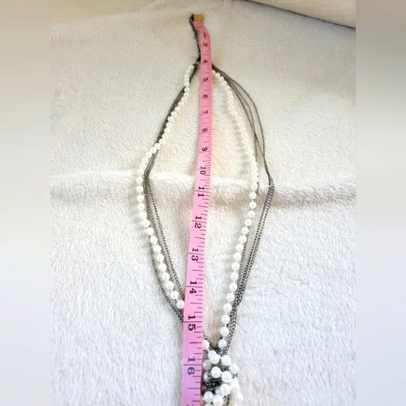 Long Elegant Silver/White Faux Pearl Beaded Knotted Lariat Tassel Necklace - Picture 9 of 12